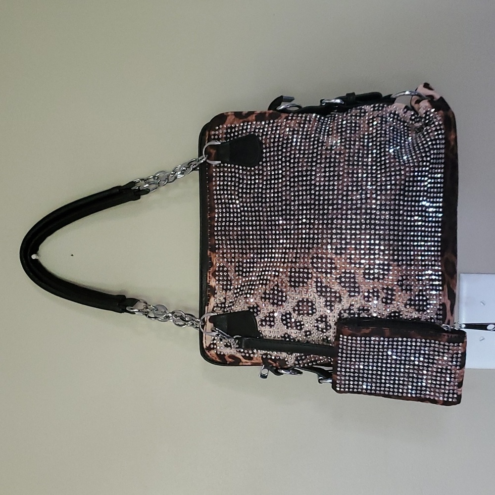 Leopard with silver sequence purse and attached change purse